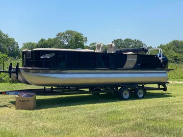 2022 Bentley Pontoons 250 Elite Swingback Dual Capt