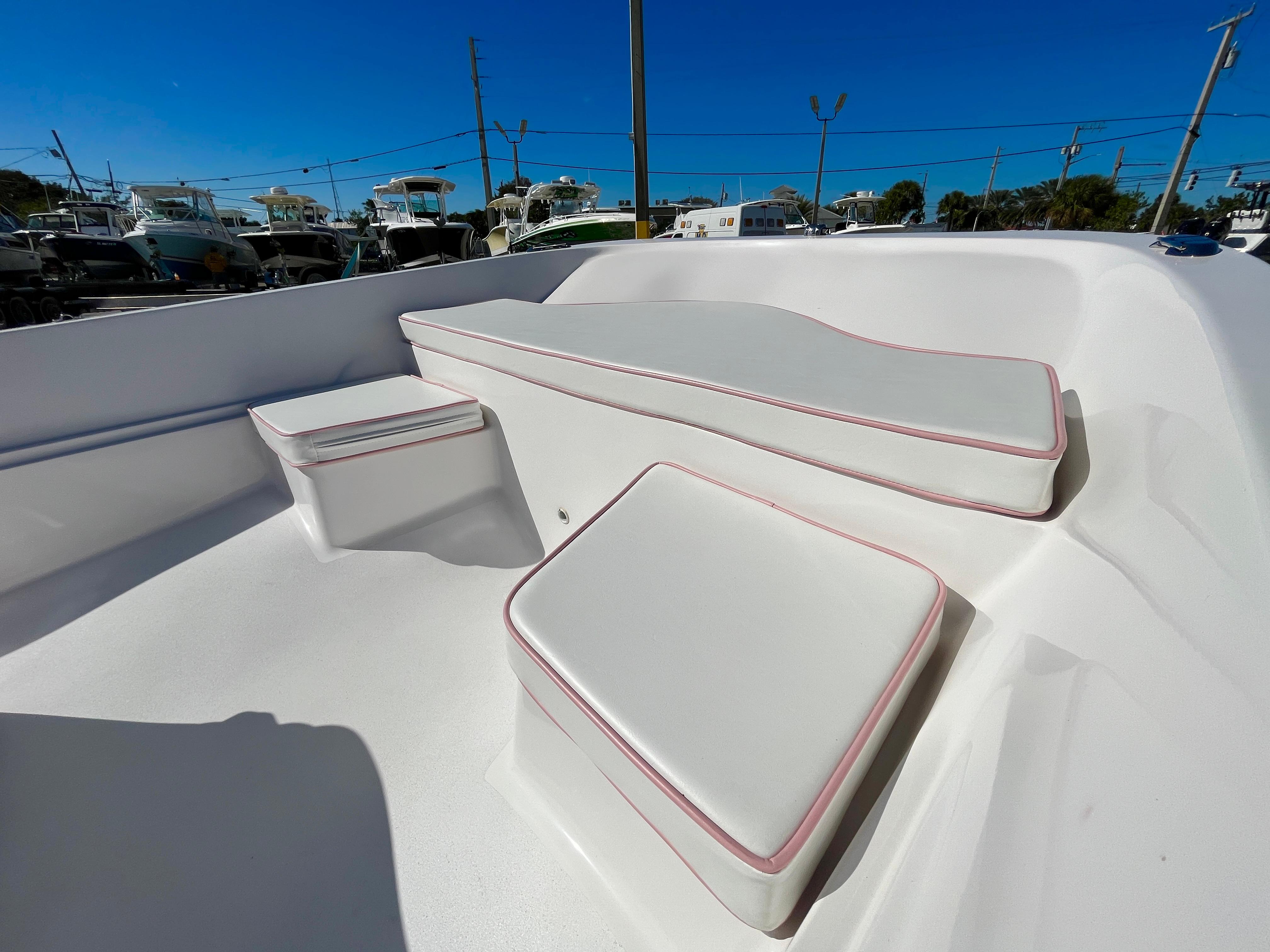 Palm Yacht 17 - Bow Seating