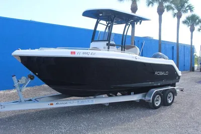 2017 Robalo R222ES