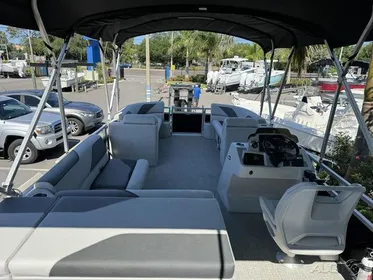 2024 Avalon Venture 85 Cruise 23 FT