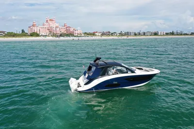 2022 Sea Ray 370 Sundancer