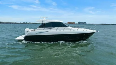 2016 Cruisers Yachts 48 Cantius