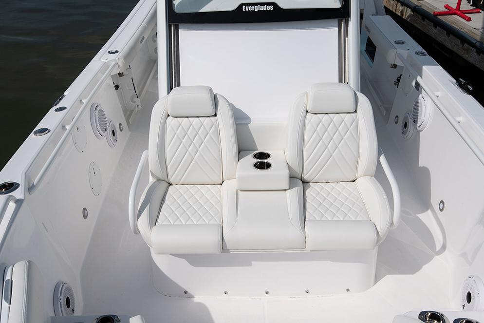 FORWARD CONSOLE SEATING