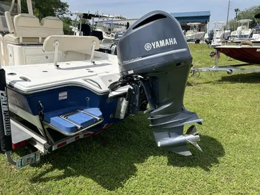 2014 Pathfinder Bay Boat 2600 HPS