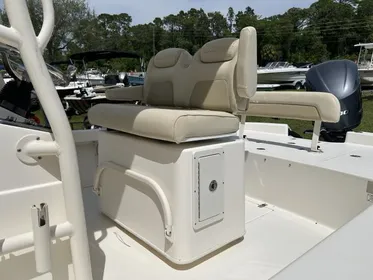 2014 Pathfinder Bay Boat 2600 HPS