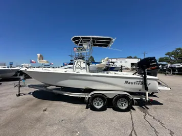 2017 NauticStar 227 XTS