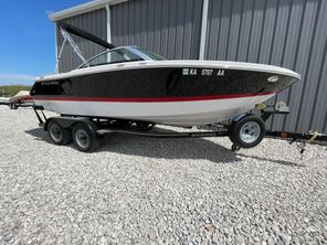 2017 Four Winns H210