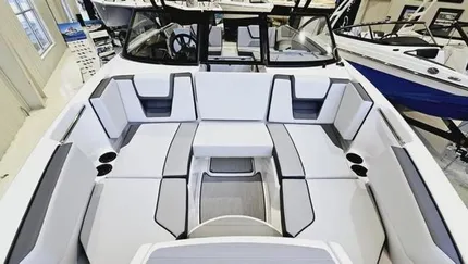 2024 Yamaha Boats AR220