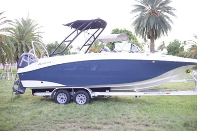 2024 Hurricane Sundeck Sport 218 OB