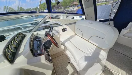 2001 Rinker 310 Fiesta Vee