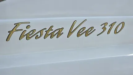 2001 Rinker 310 Fiesta Vee