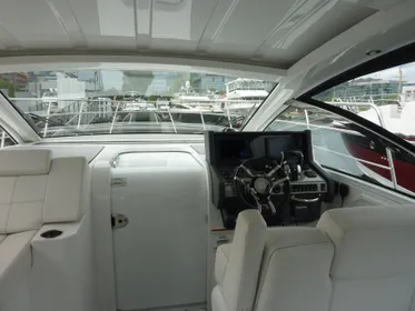 2019 Cruisers Yachts 39 Express Coupe