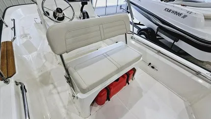 2022 Boston Whaler 150 Montauk