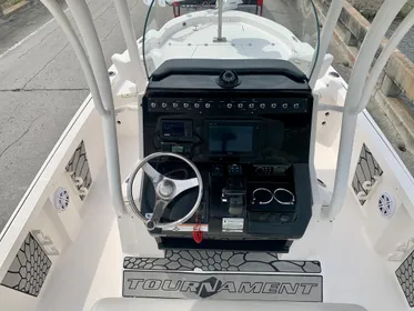 2019 Wellcraft 241 Bay