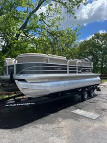 2018 Sun Tracker Party Barge 20 DLX