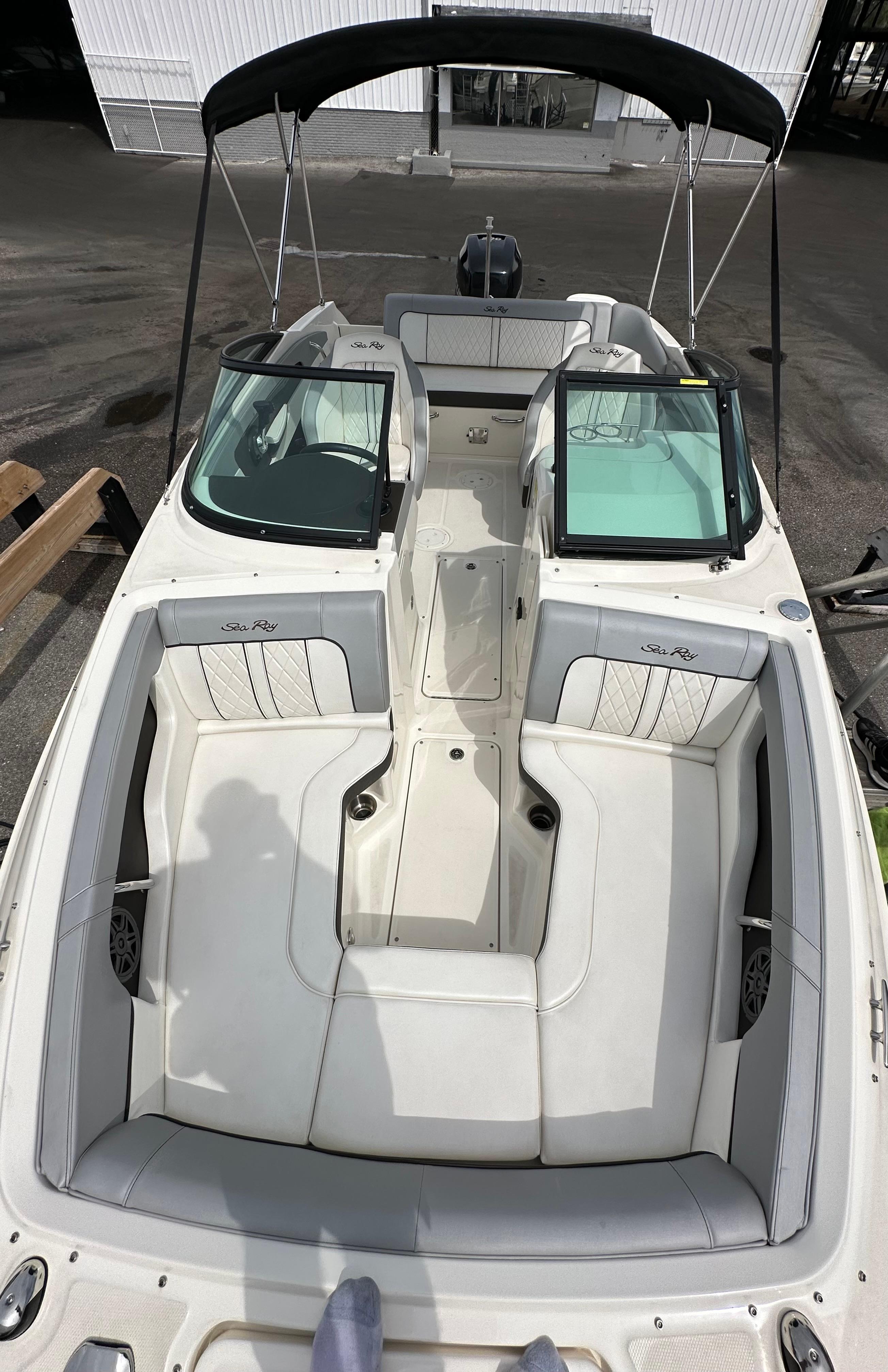 Used 2016 Sea Ray 220 Sundeck Outboard, 34689 Tarpon Springs - Boat Trader