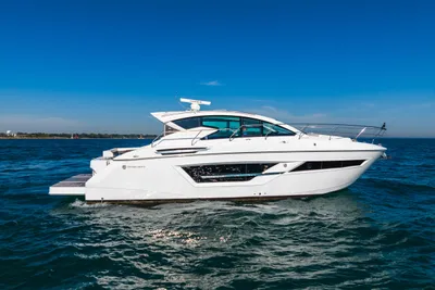 2022 Cruisers Yachts 46 Cantius with Seakeeper