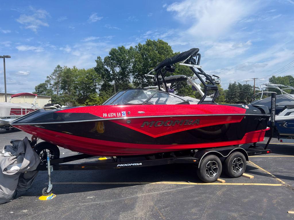 Skiing boats for deals sale