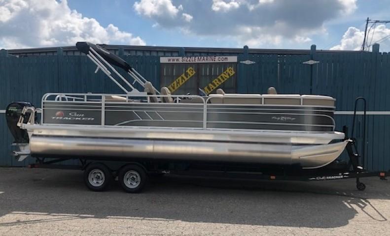 Used 2022 Sun Tracker Party Barge 24 DLX, 43224 Columbus - Boat Trader