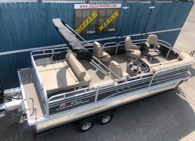 2022 Sun Tracker Party Barge 24 DLX
