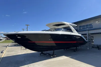 2025 Sea Ray 310SLX