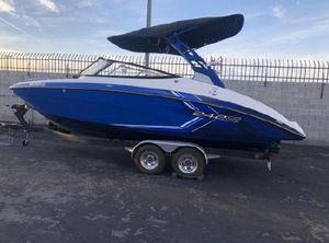 2019 Yamaha Boats 242 XE
