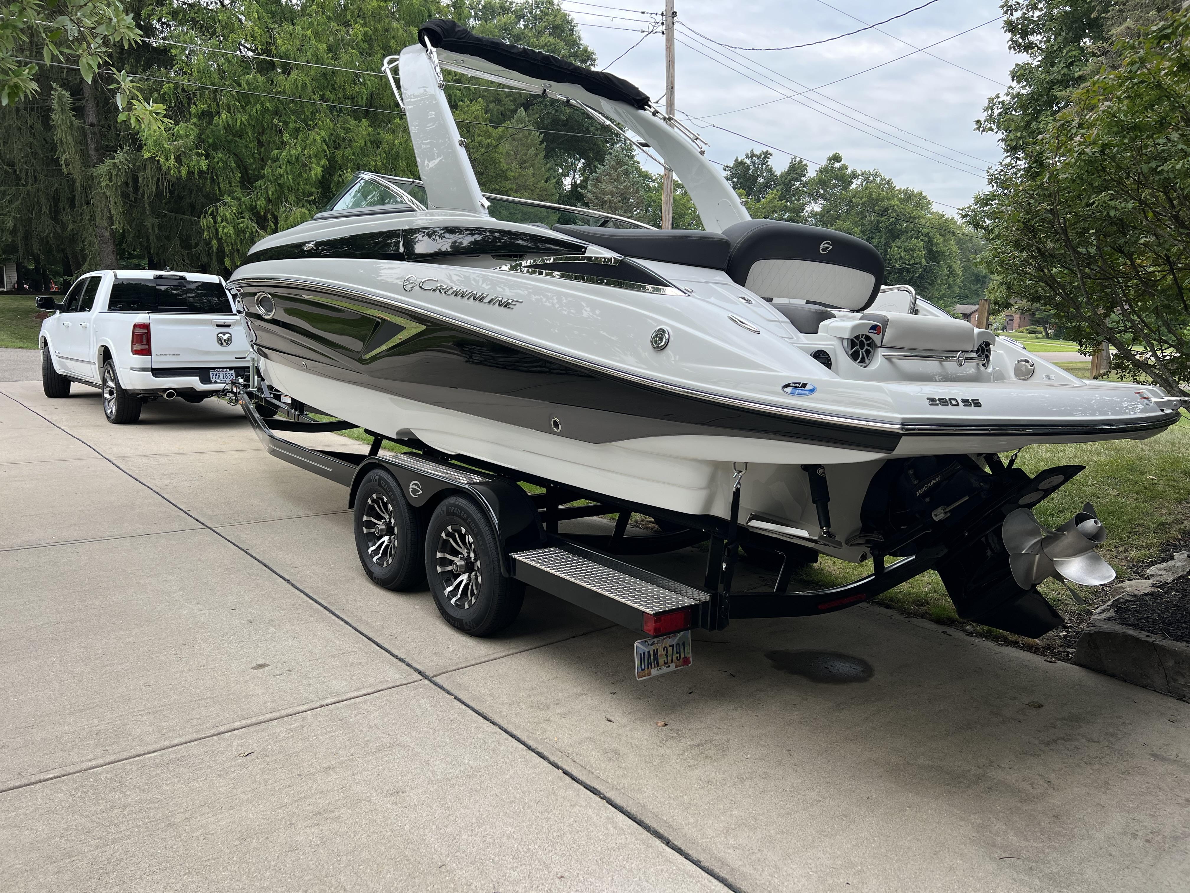 Used 2022 Crownline Bowrider, 45251 Cincinnati - Boat Trader