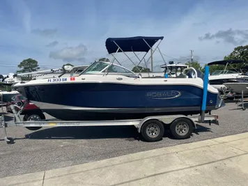 2019 Robalo 207 DC