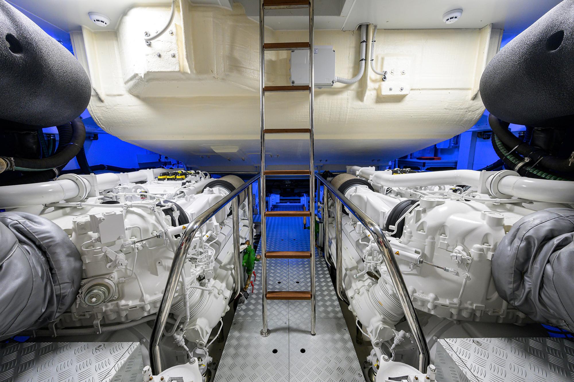 Riva 90 - Engine Room