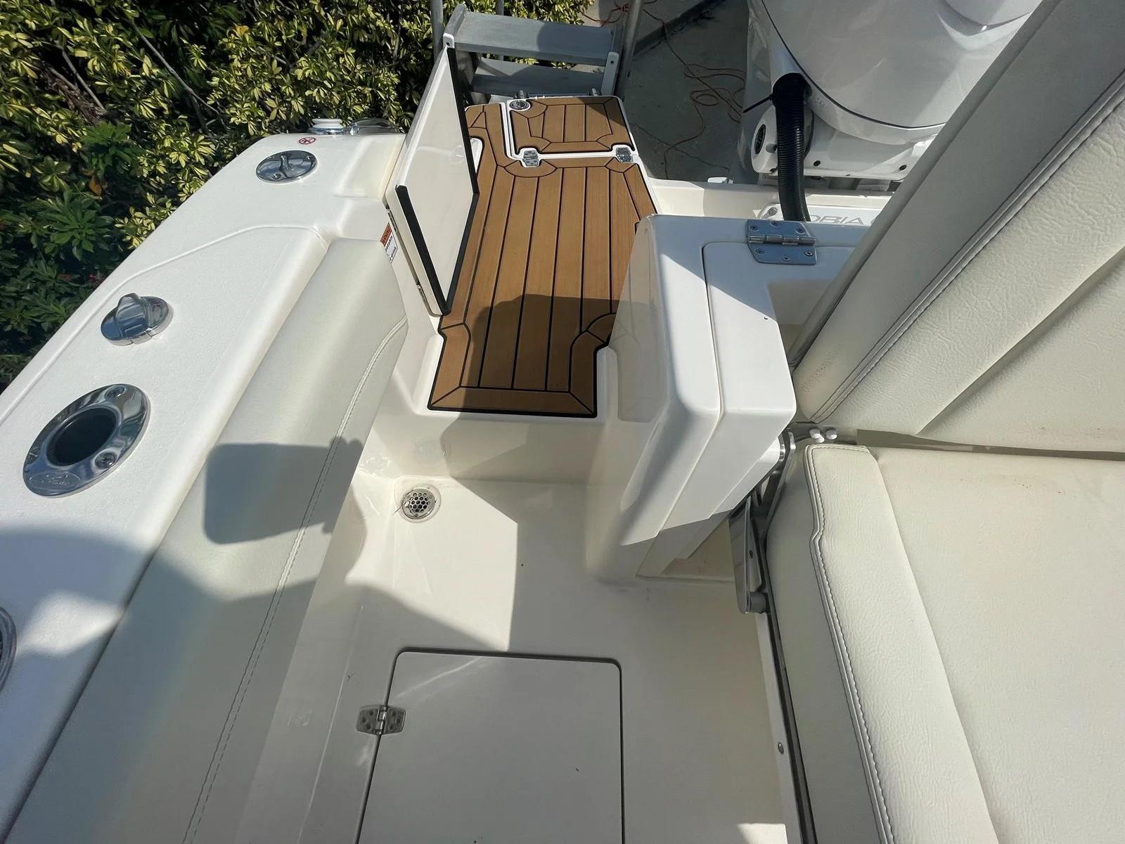 New 2023 Cobia 240 DC, 33710 St. Petersburg - Boat Trader