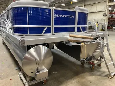 2024 Bennington 22 SVSR - Quad Bench - Tritoon