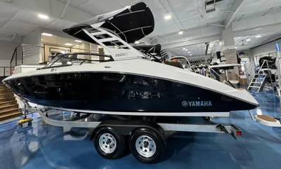 2024 Yamaha Boats 252SD