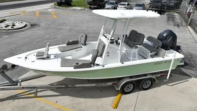 2024 Sea Pro 228 Bay