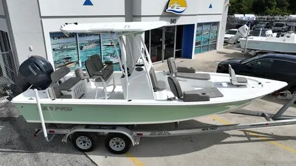 2024 Sea Pro 228 Bay