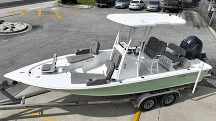 2024 Sea Pro 228 Bay