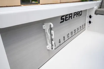 2024 Sea Pro 210 Bay