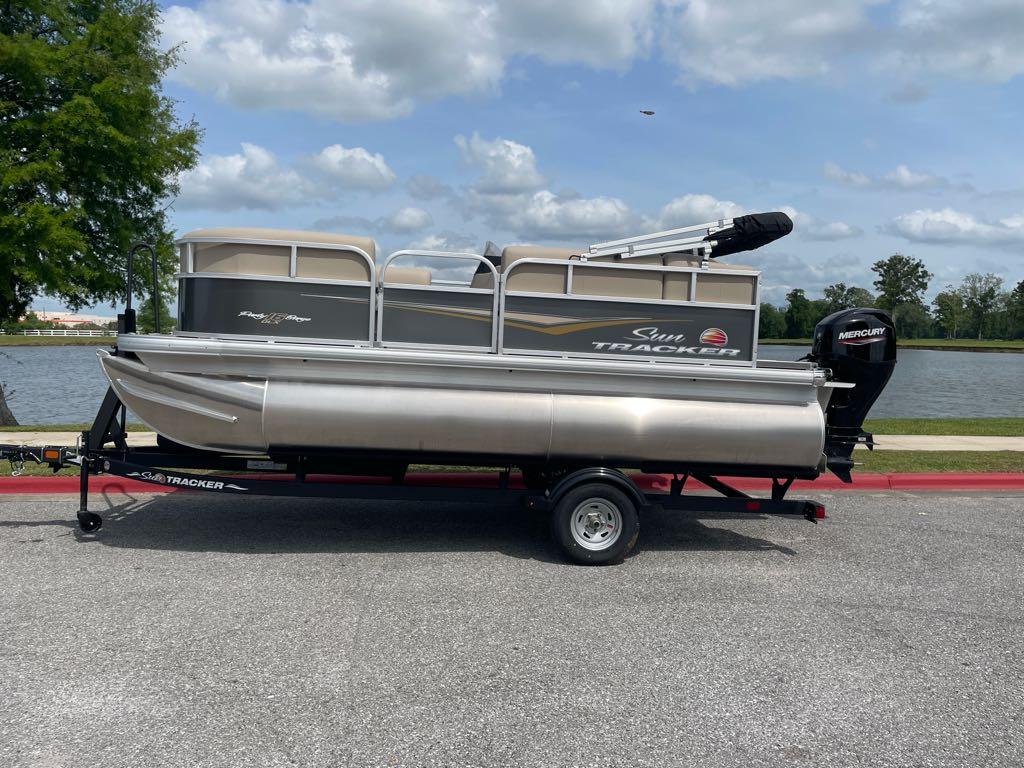 New 2024 Sun Tracker Party Barge 16 DLX, 70737 Gonzales - Boat Trader