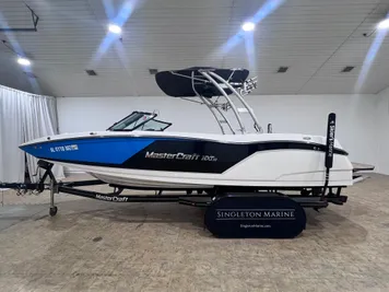 2017 MasterCraft NXT 22