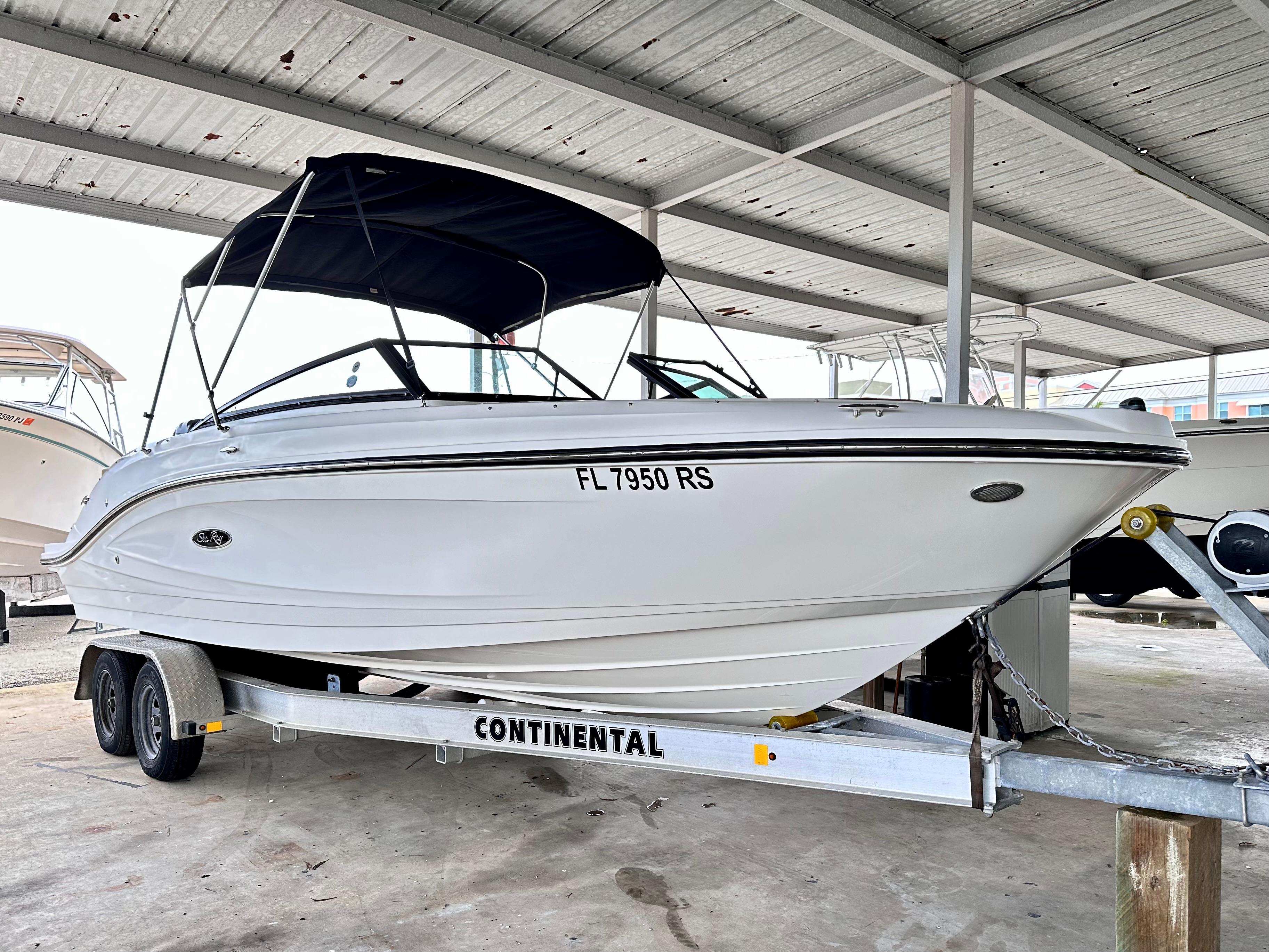 2018 Sea Ray 230 SLX