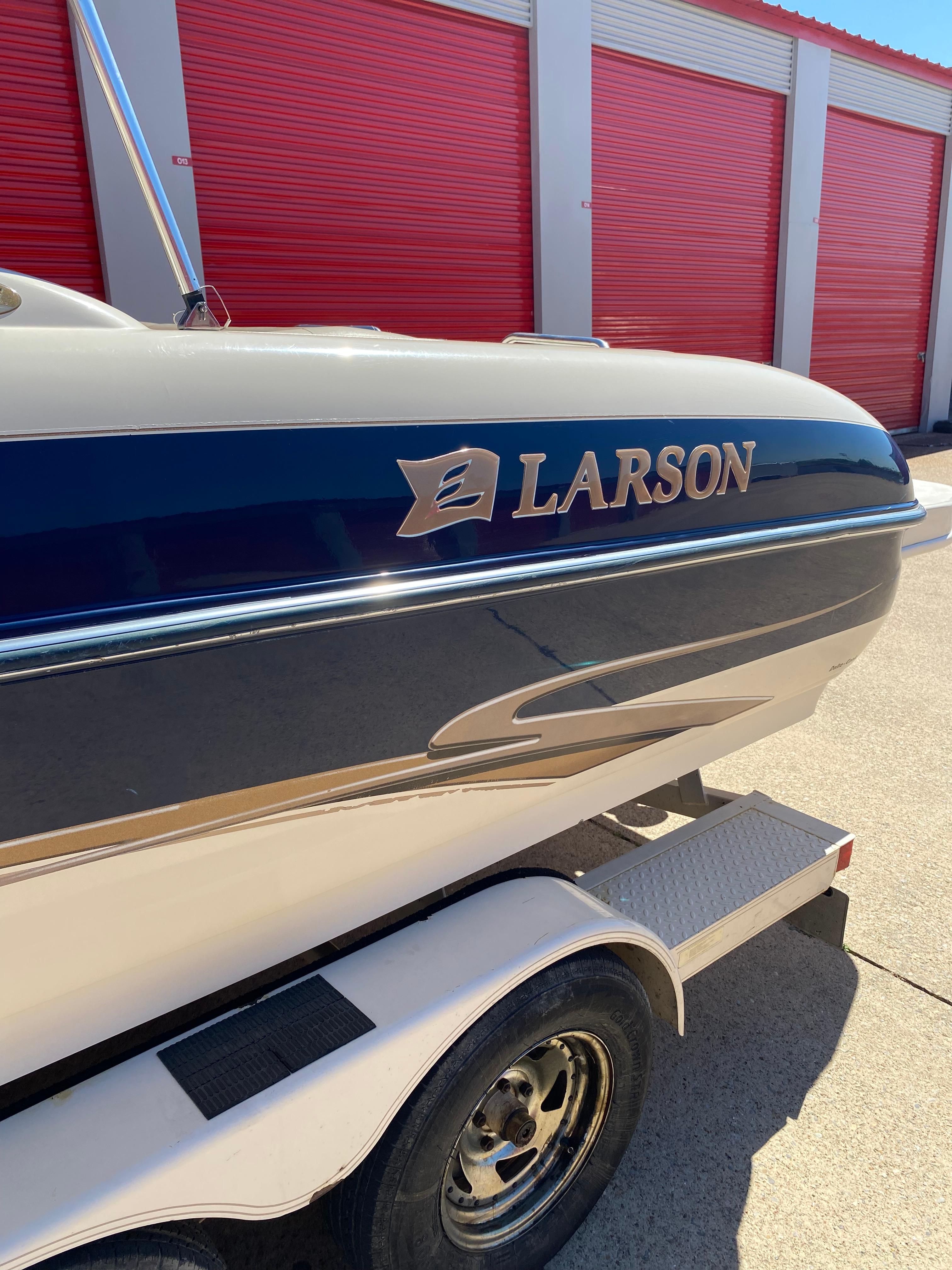 2000 Larson LXi 226 BR