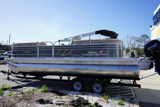 2023 Sun Tracker 22 Party Barge