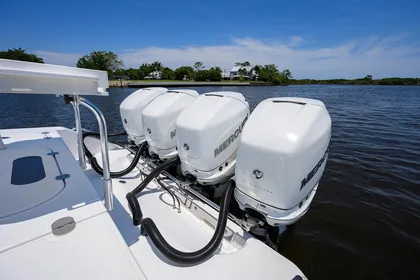 Bahama 41 Southern Accent - Quad Engines