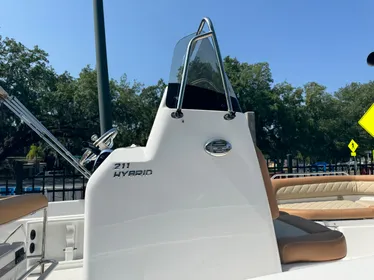 2024 NauticStar 211 Hybrid