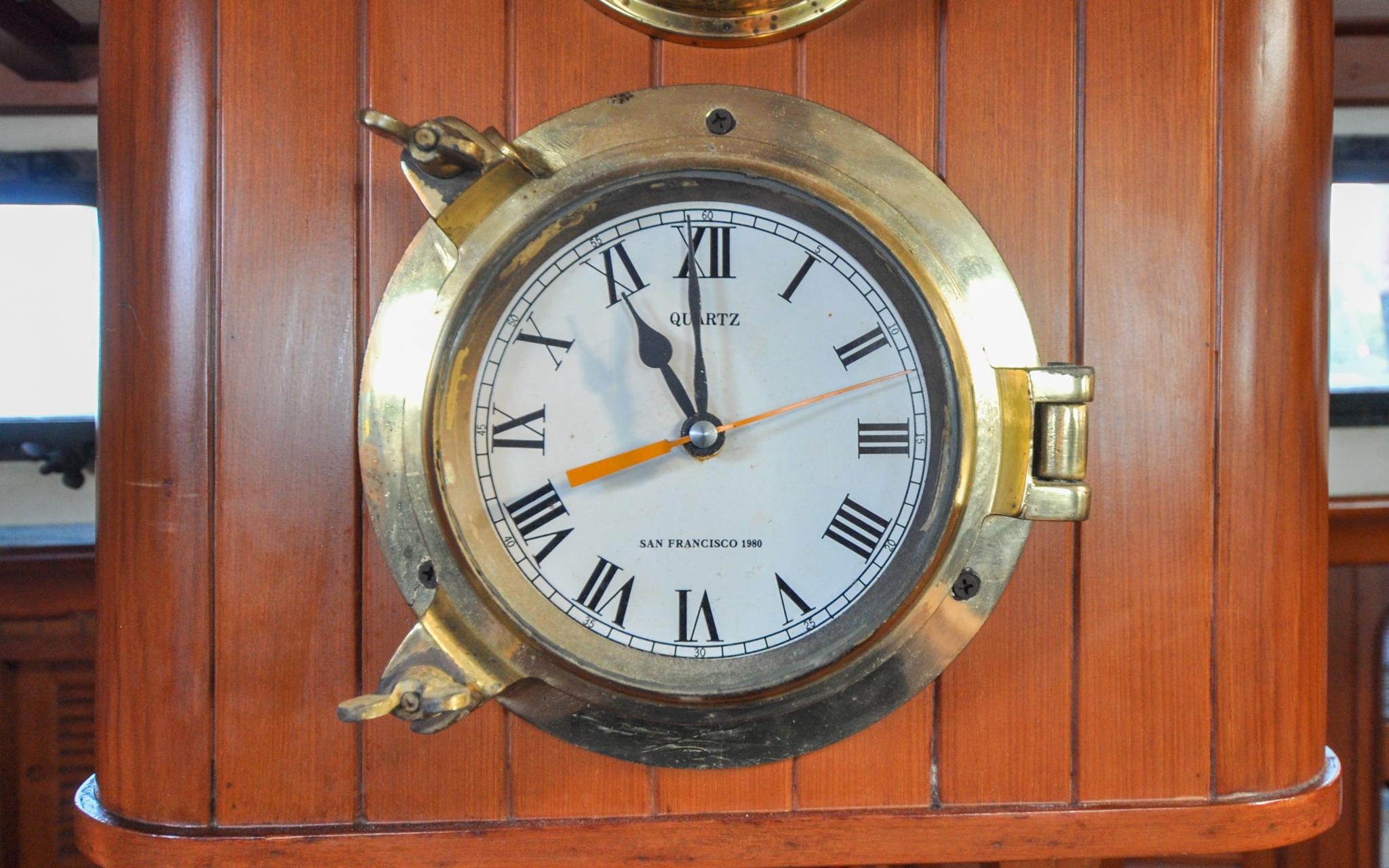 Mason 43 - Moxie - Ships Clock