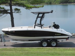 2020 Yamaha Boats 210 FSH Sport