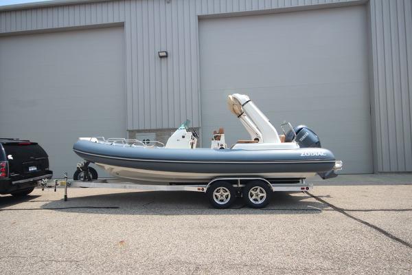 New 2024 Zodiac Medline 7.5 NEO 300hp In Stock, 49417 Grand Haven - Boat  Trader