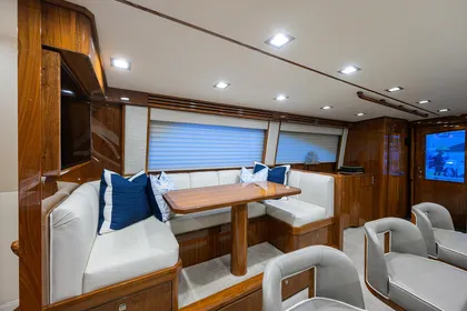 Viking 72 Bacchus - Interior Dinette