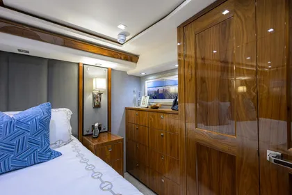 Viking 72 Bacchus - Interior Master Stateroom