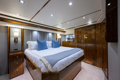 Viking 72 Bacchus - Interior Master Stateroom