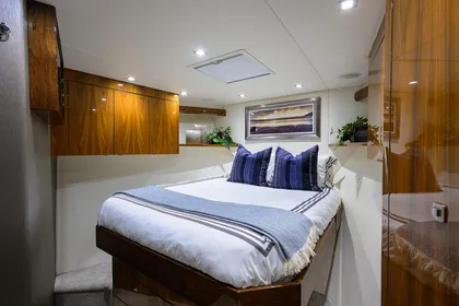 Viking 72 Bacchus - Interior VIP Stateroom